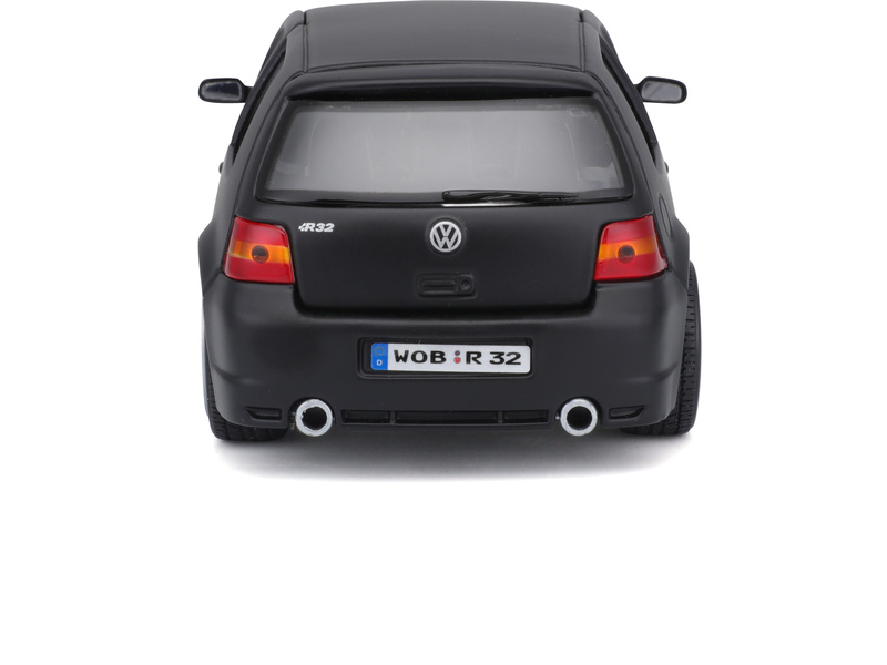 Maisto Volkswagen Golf R32 1:24 černá matná