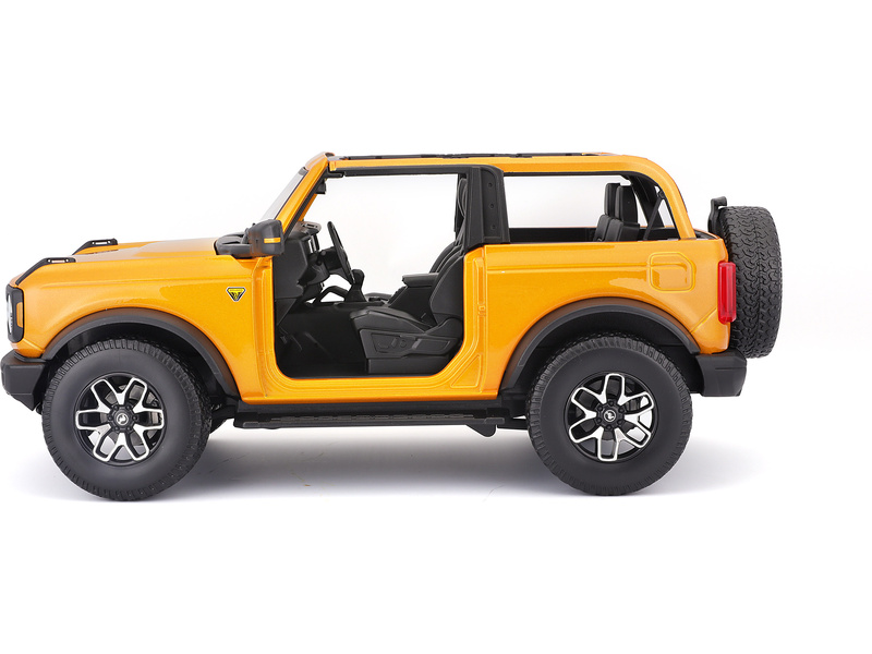 Maisto Ford Bronco Badlands 2021 1:18 oranžová