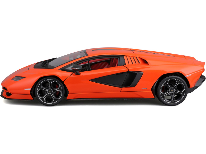 Maisto Lamborghini Countach LPI 800-4 1:18 oranžová