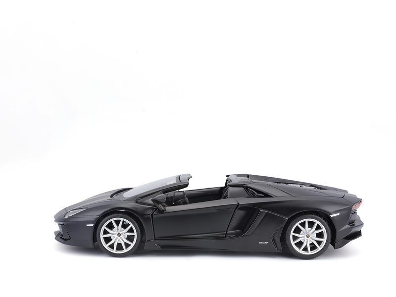 Maisto Lamborghini Aventador LP 700-4 Roadster 1:24