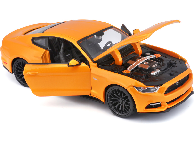Maisto Ford Mustang GT 2015 1:24 oranžová