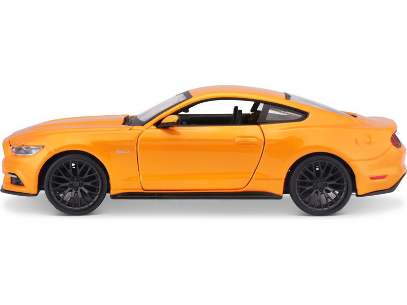 Maisto Ford Mustang GT 2015 1:24 oranžová