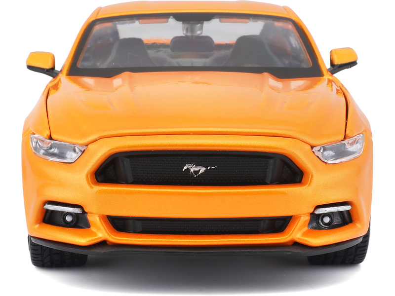 Maisto Ford Mustang GT 2015 1:24 oranžová