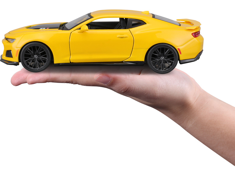 Maisto Chevrolet Camaro ZL1 2017 1:24 žlutá metalíza