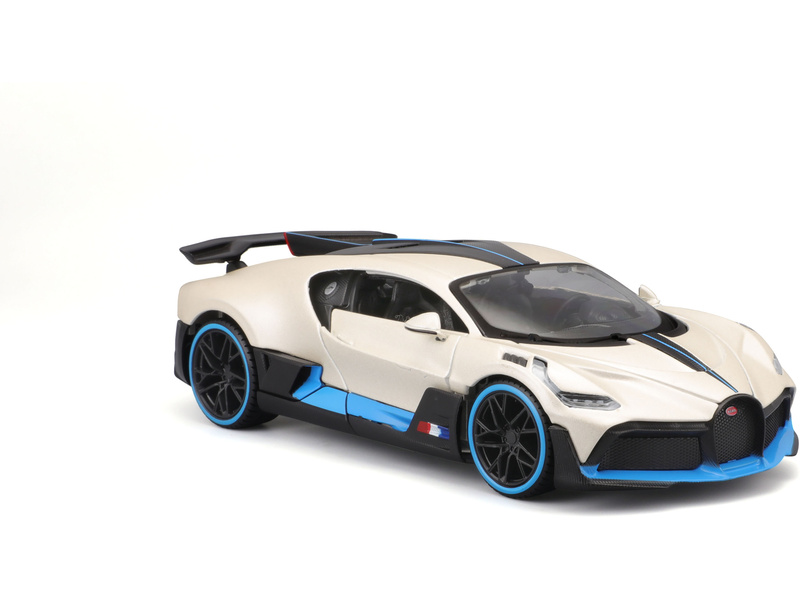 Maisto Bugatti Divo 1:24 bílá metalíza