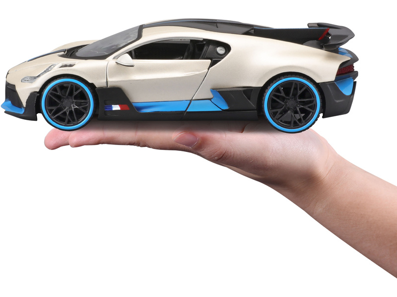 Maisto Bugatti Divo 1:24 bílá metalíza