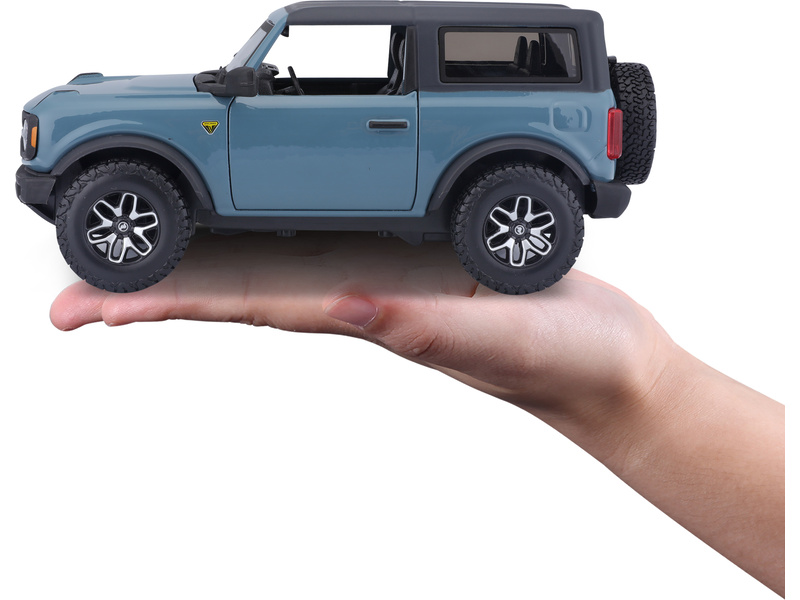 Maisto Ford Bronco 2021 1:24 modrá