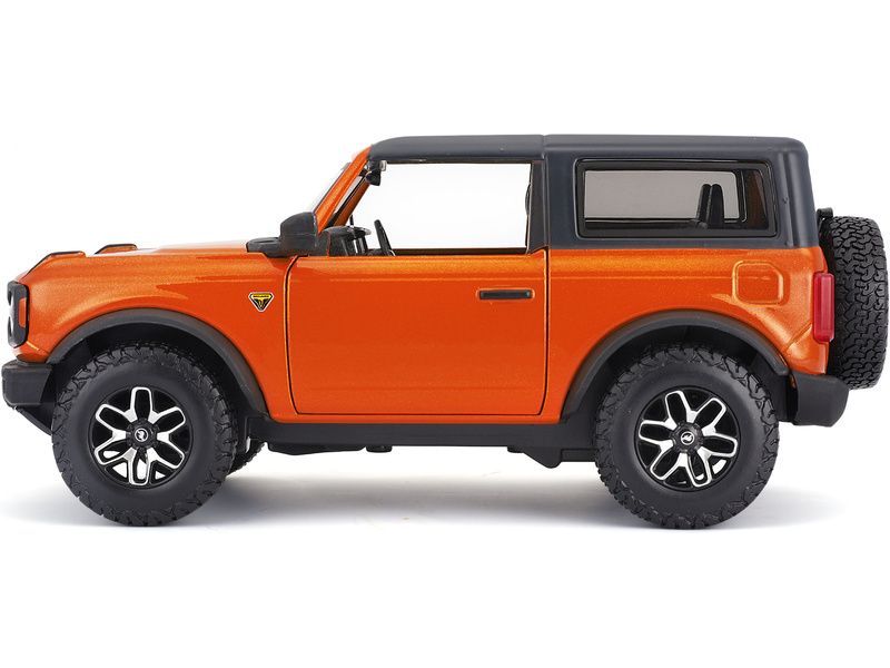 Maisto Ford Bronco 2021 1:24 oranžová metalíza