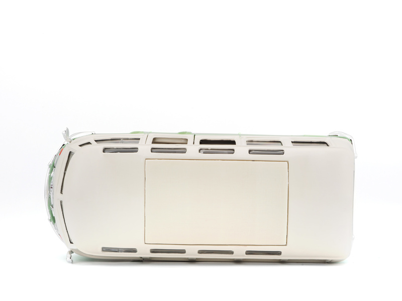 Maisto Volkswagen Van Samba 1:25 zeleno/krémová