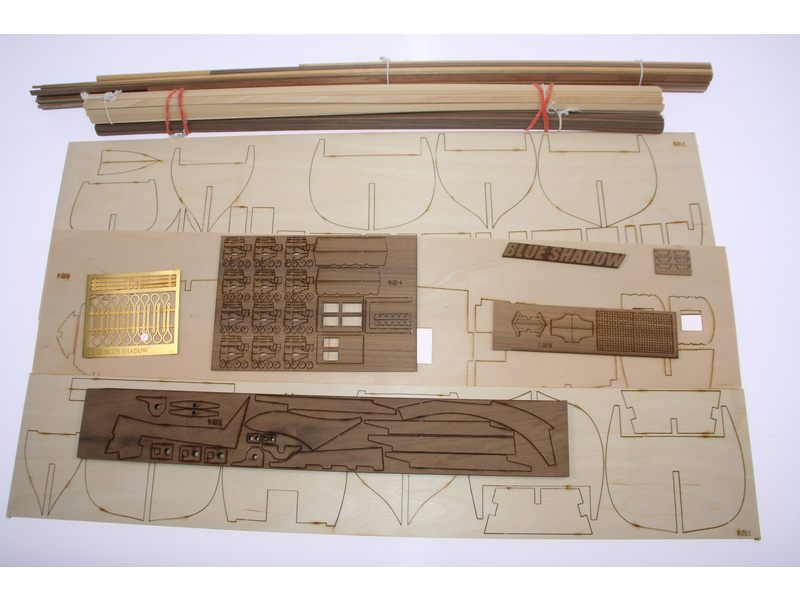 MAMOLI Blue Shadow briga 1778 1:64 kit