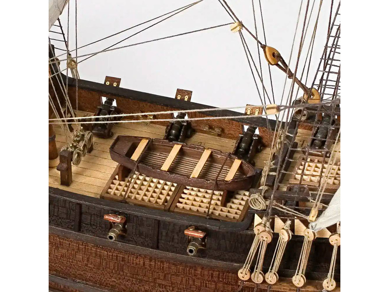 OCCRE Buccaneer pirátská loď 1:100 kit