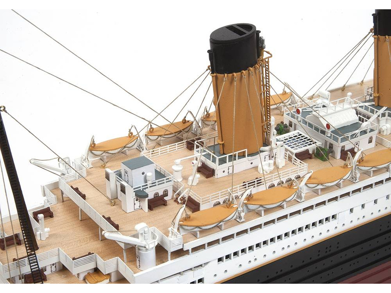 OCCRE Titanic 1:300 kit