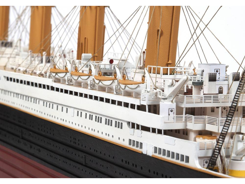 OCCRE Titanic 1:300 kit