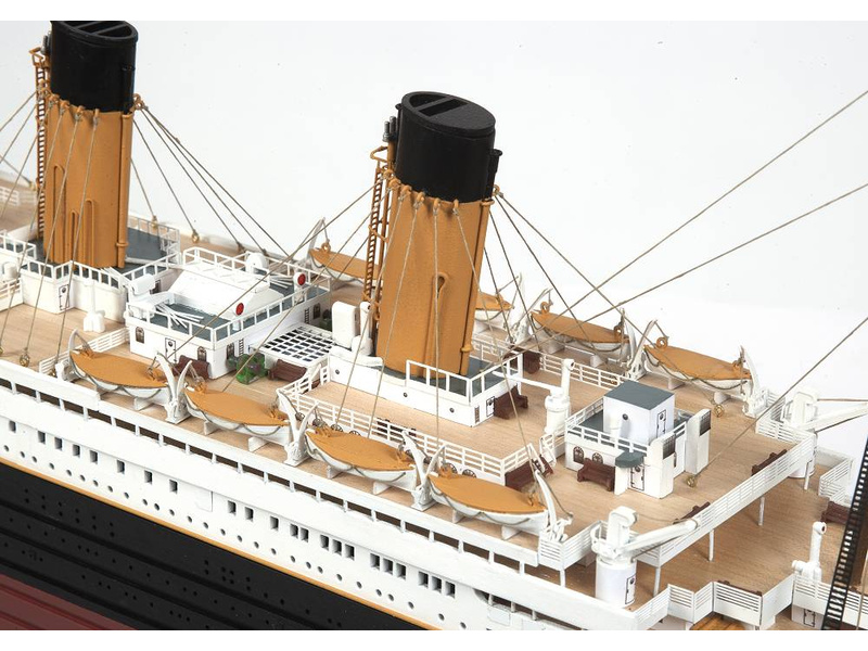 OCCRE Titanic 1:300 kit