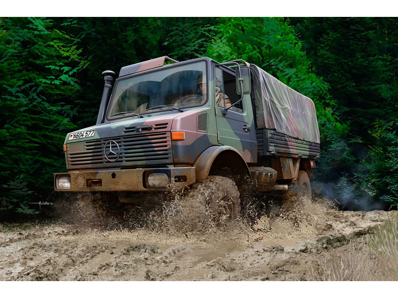 Revell Mercedes-Benz Unimog 2T mil gl (1:35)