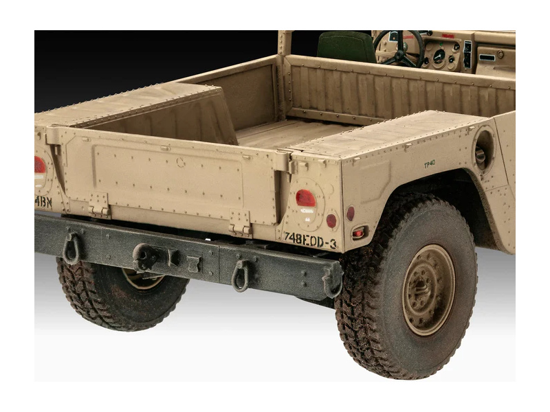 Revell HMMWV M1097A2 (1:35)