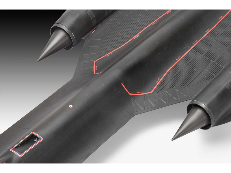 Revell Lockheed SR-71B Blackbird (1:48)