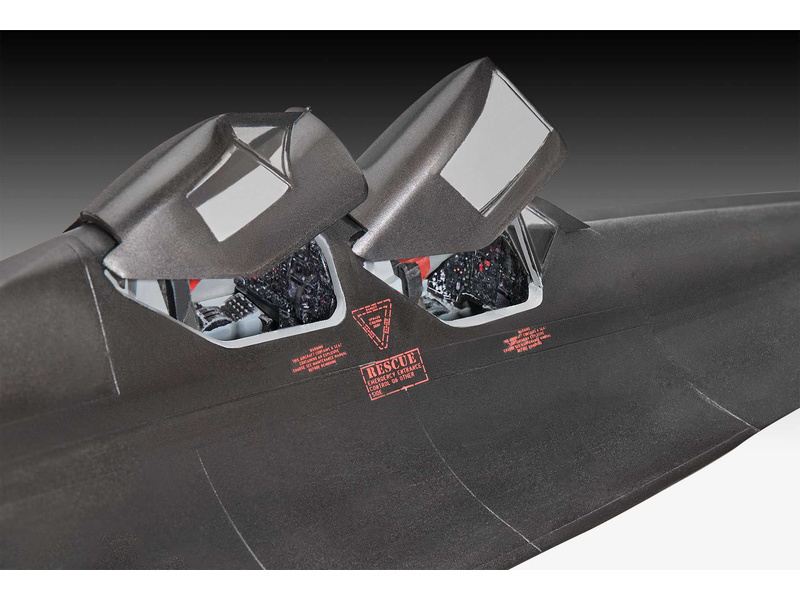Revell Lockheed SR-71B Blackbird (1:48)