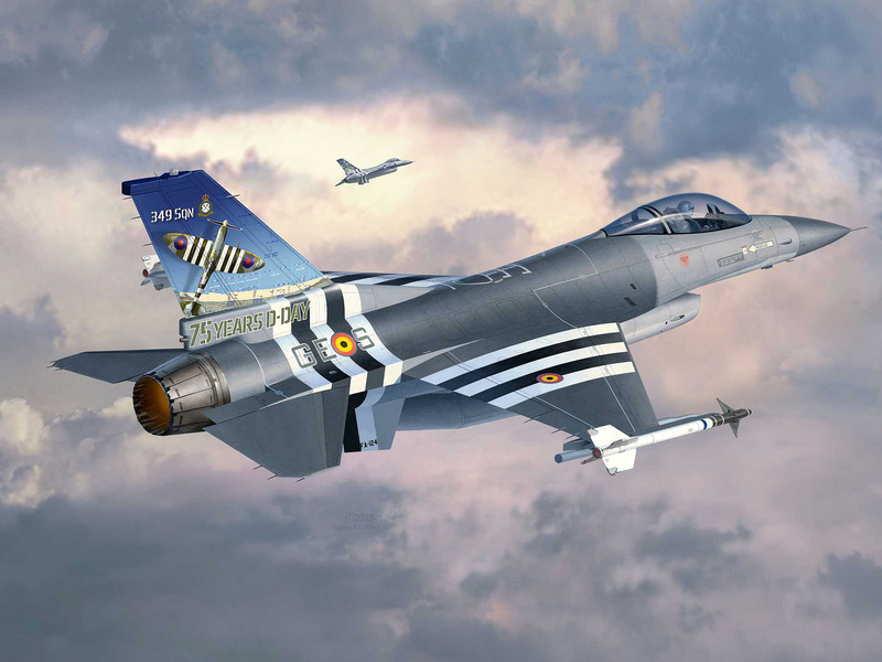 Revell General Dynamics F-16 Falcon 50. výročí (1:32)