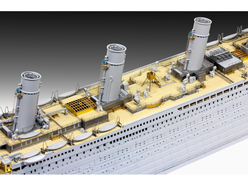 Revell Titanic (Platinum Edition) (1:400)