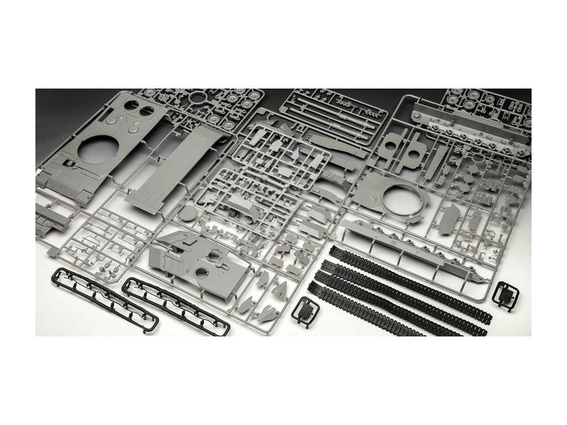 Revell Leopard 2 A6A2 70 Years Bundeswehr (1:35) (Exclusive Edition)