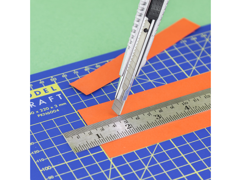 Modelcraft zalamovací kovový nůž s 10 čepelemi 9x0.3mm