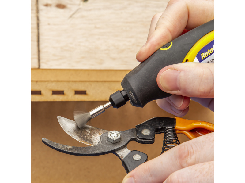 Rotacraft vrtací frézka RC18X se 75 nástroji