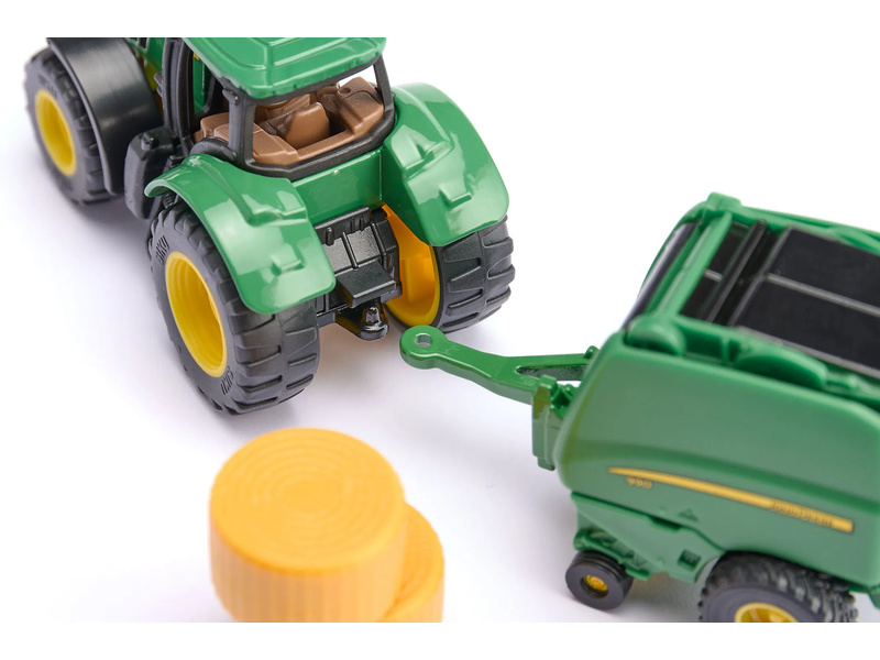 SIKU Blister - John Deere traktor s balíkovačkou