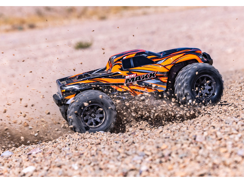 Traxxas Mini Maxx 1:12 BL-2s RTR černý