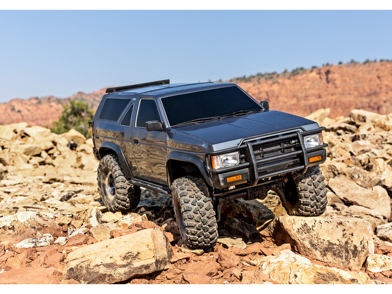 Traxxas TRX-4 Nissan Pathfinder 1988 1:10 RTR červený