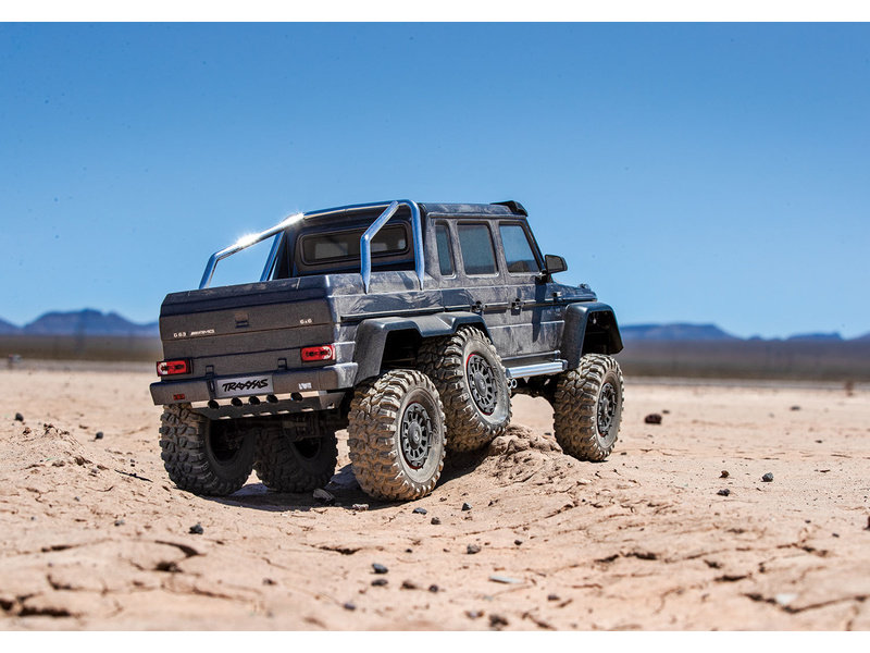 Traxxas TRX-6 Mercedes G 63 6x6 1:10 RTR černý