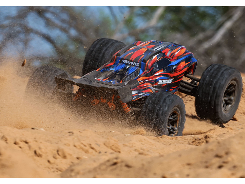 Traxxas Sledge 1:8 RTR oranžový s belted pneu,