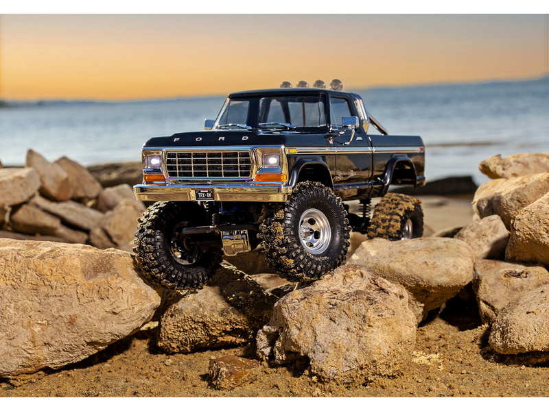 Traxxas TRX-4M Ford F-150 1979 1:18 RTR hnědý