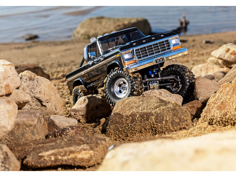 Traxxas TRX-4M Ford F-150 1979 1:18 RTR hnědý