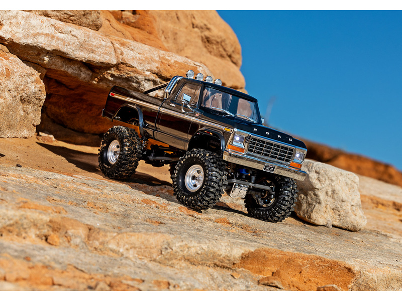 Traxxas TRX-4M Ford F-150 1979 1:18 RTR hnědý