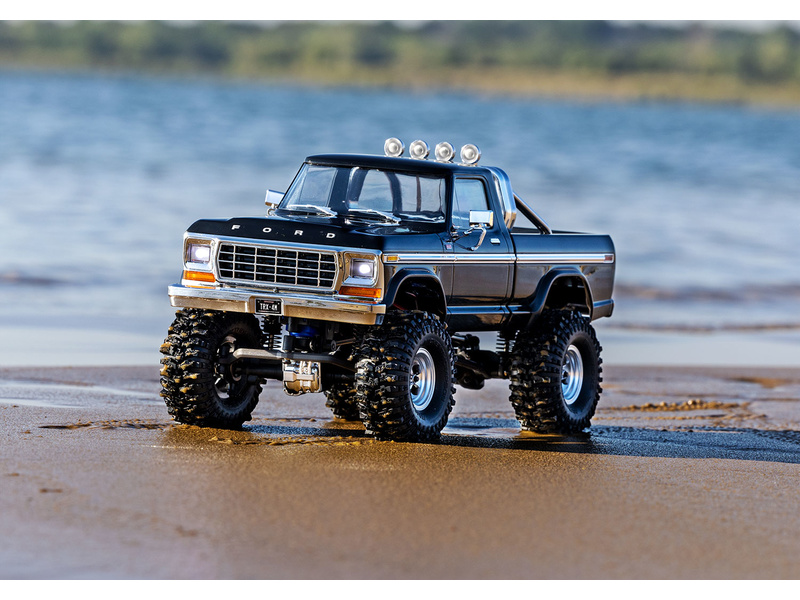 Traxxas TRX-4M Ford F-150 1979 1:18 RTR hnědý