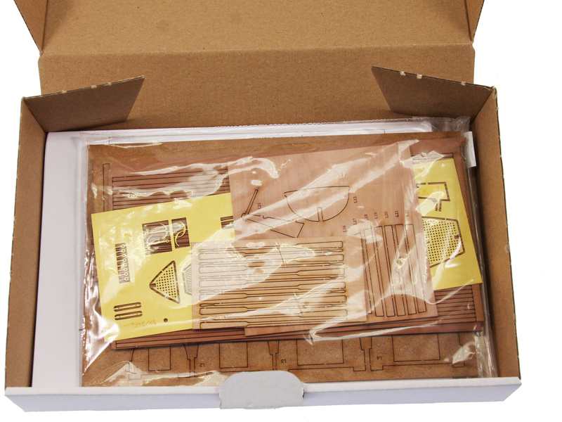 Vanguard Models Launch člun 34" 1:64 kit