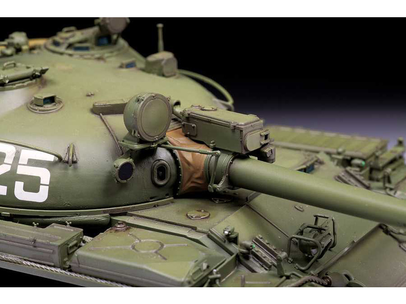 Zvezda T-62 verze 1974 - 1975 (1:35)