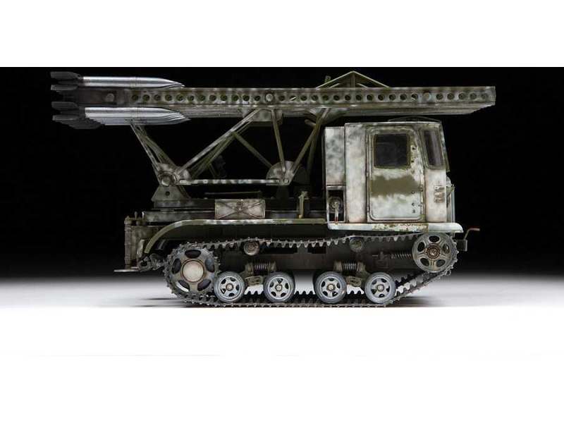 Zvezda STZ-5 s BM-13 Kaťuša (1:35)