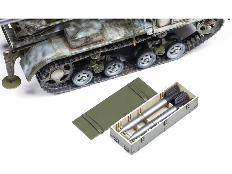 Zvezda STZ-5 s BM-13 Kaťuša (1:35)