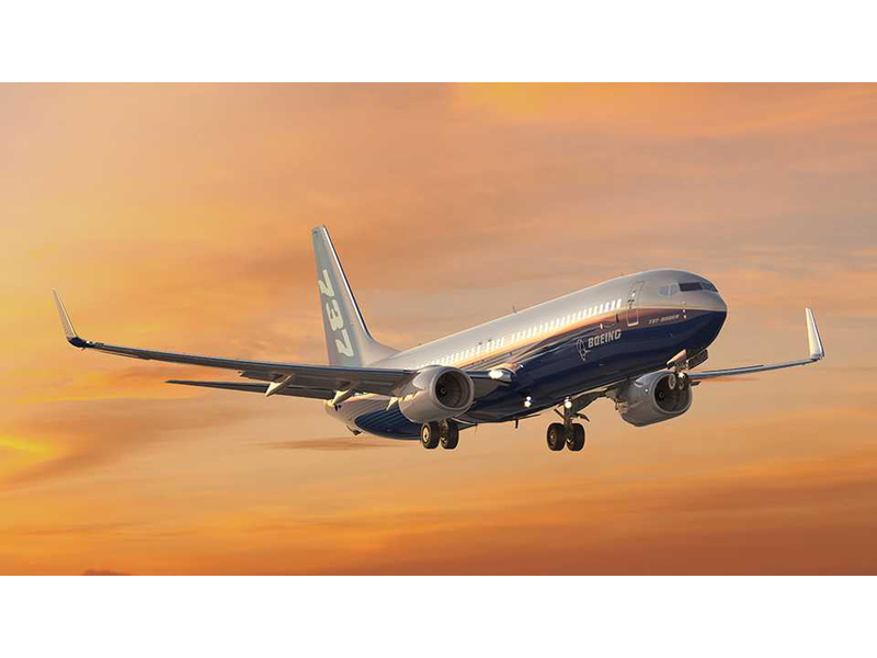 Zvezda Boeing 737-700/C-40B (1:144)