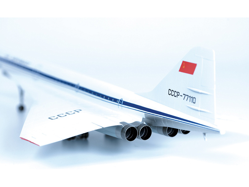 Zvezda Tu-144 Supersonic civilian aircraft (1:144)