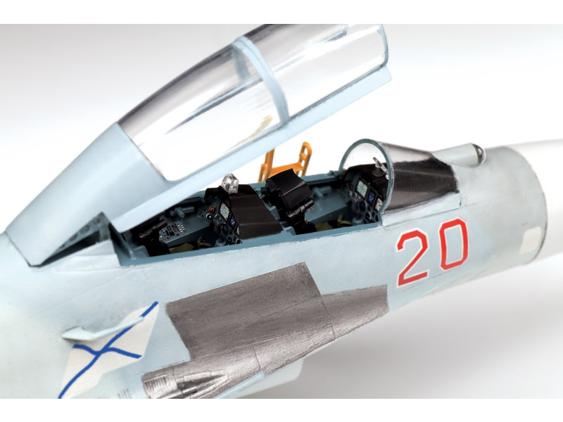 Zvezda Suchoj SU-27 UB Flanker-C (1:72)