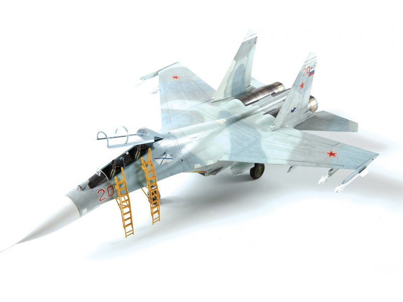 Zvezda Suchoj SU-27 UB Flanker-C (1:72)