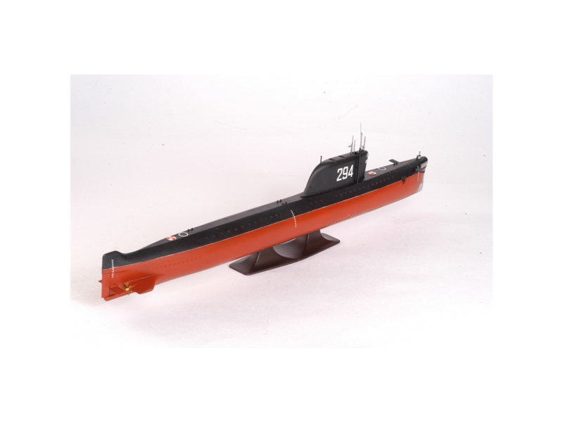 Zvezda K-19 Soviet Nuclear Submarine "Hotel" Class (1:350)