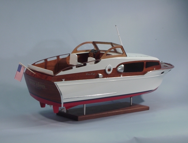 1954 Chris-Craft Commander rychlý člun 914mm