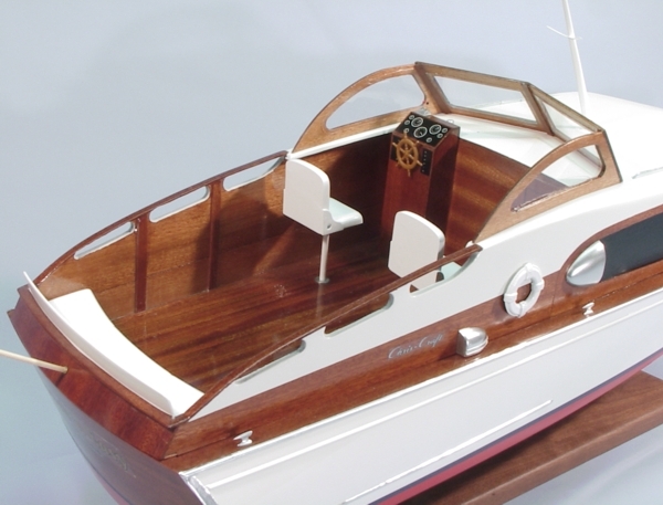 1954 Chris-Craft Commander rychlý člun 914mm