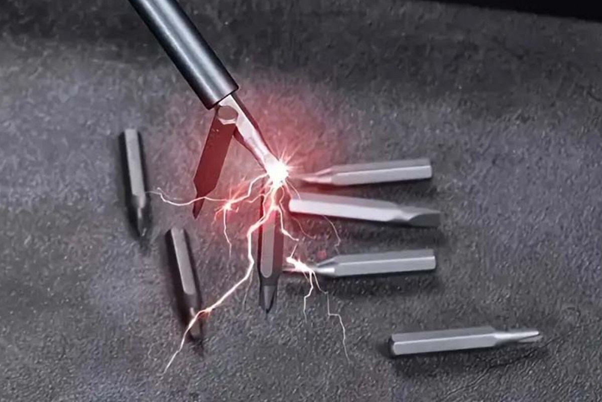 Sada šroubováků 49v1 s pouzdrem z hliníkové slitiny