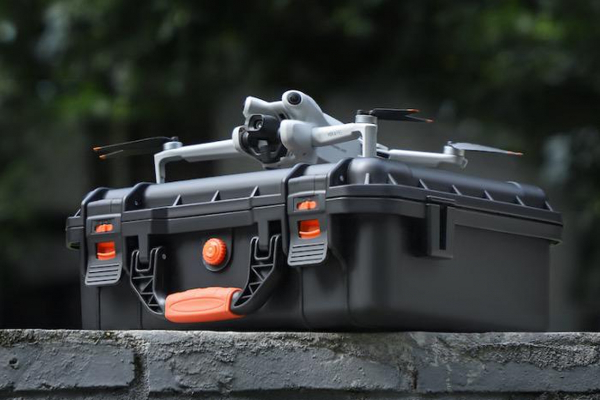DJI Mini 4 Pro - voděodolný kufr s popruhem přes rameno