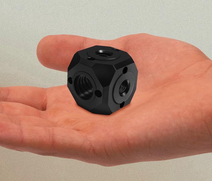 Adaptér se šroubovým otvorem 1/4 palce